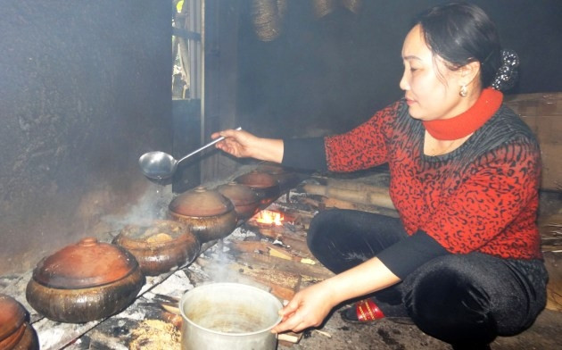 Những niêu cá làng Vũ Đại được nấu khá cầu kỳ.