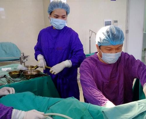 Phẫu thuật tìm lại giới tính cho thiếu nữ có hai bộ phận sinh dục