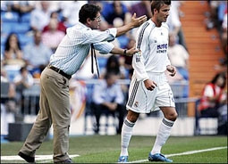 Sau một năm làm nên công trạng
ở Real Madrid, HLV Capello
đã phải ra đi.