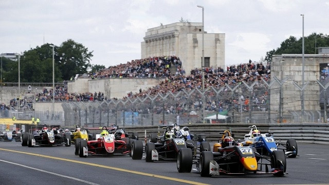 Giải đua xe thể thao W Series được tổ chức cũng là một cách để khẳng định vai trò bình đẳng của nữ đối với nam giới trong thể thao nói chung. (Ảnh: W Series) 