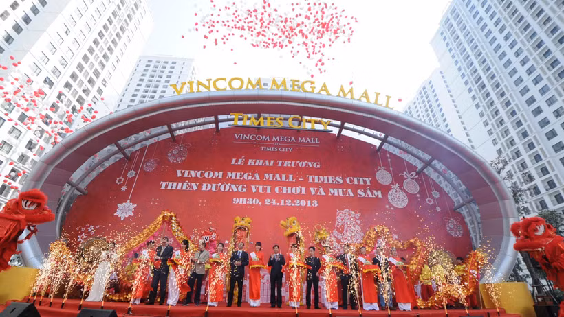 Lễ cắt băng khai trương Trung tâm thương mại Vincom Mega Mall Times City
