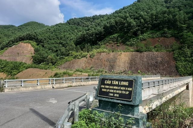 Cầu Tân Long trị giá 10 tỷ đồng được xây dựng tại khu Bến Sơn, thị trấn Yên Lập.