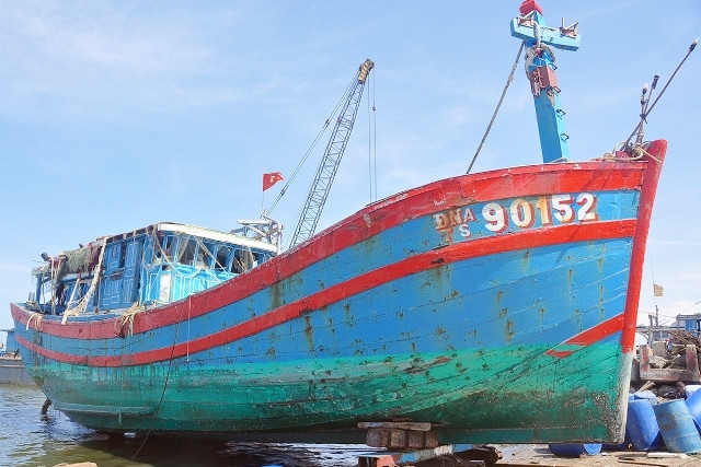Tàu cá ĐNa 90152 TS.