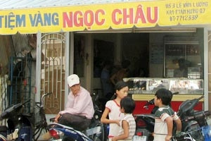Tiệm vàng Ngọc Châu sau khi xảy ra vụ cướp.