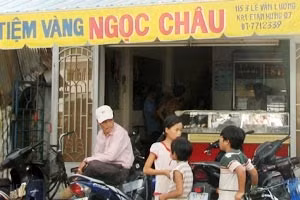 Tiệm vàng Ngọc Châu sau khi xảy ra vụ cướp.