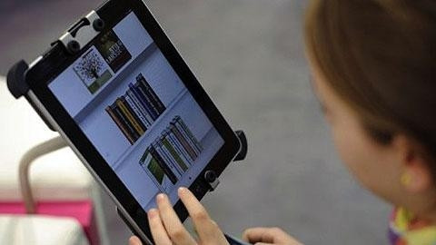 Thẩm phán Liên bang Mỹ đưa ra phán quyết Apple đã âm mưu cùng năm nhà xuất bản lớn để tăng giá bán lẻ sách điện tử (ebook).