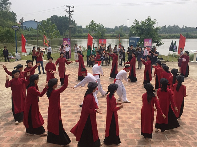 Cần những cách thức phù hợp để các giá trị âm nhạc truyền thống tiếp tục đồng hành trong đời sống hiện đại.