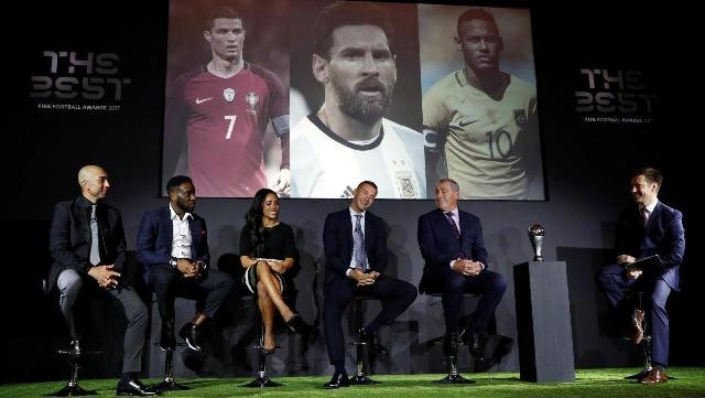 Bên cạnh hai gương mặt quen thuộc là Cristiano Ronaldo và Lionel Messi, Neymar cũng có tên trong danh sách rút gọn cho giải thưởng Cầu thủ xuất sắc nhất năm 2017 của FIFA. (Ảnh: Reuters)