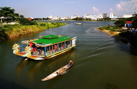 Chiều trên sông Hương.
