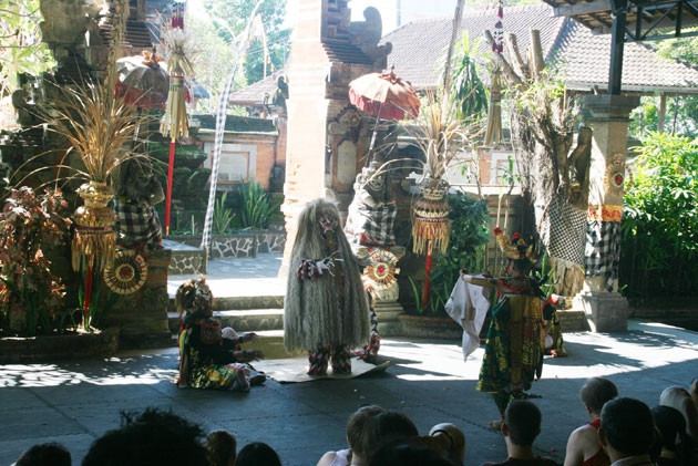  Ngắm múa Barong ở Bali