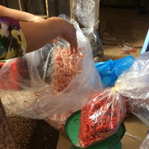 Bò khô, mực xé không nguồn gốc, không hạn sử dụng.