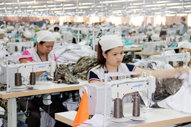 Công ty TNHH Mỹ Hưng (xã Bình Trung, Thăng Bình) giải quyết việc làm ổn định cho 320 lao động.