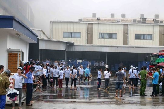 Lực lượng phòng cháy chữa cháy đã kịp thời giải cứu hơn 100 công nhân đang làm việc tại Công ty Seiyo Việt Nam, khu công nghiệp Quế Võ 1, tỉnh Bắc Ninh.