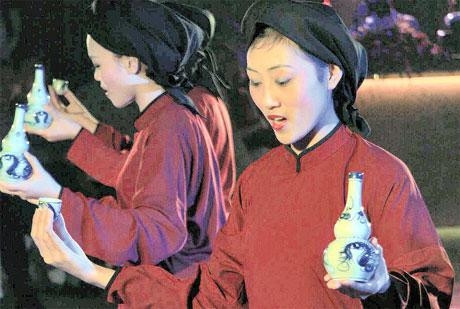 Ðừng "sân khấu hóa" những di sản văn hóa dân tộc như hát Xoan.