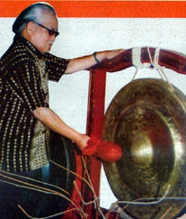 Người khám phá bí ẩn dàn chiêng Mường cổ