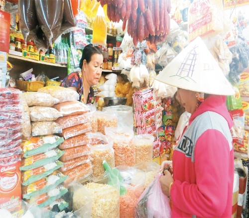 Tiểu thương chợ Hòa Hưng vừa thực hiện tốt văn minh thương mại, vừa tích cực tham gia nhiều phong trào xã hội.