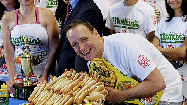 Kỷ lục ăn hotdog