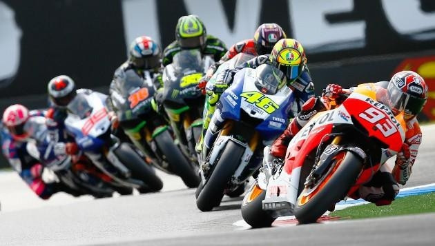 Đường đua Assen TT “nóng” ngay từ những phút đầu. (Ảnh: MotoGP).