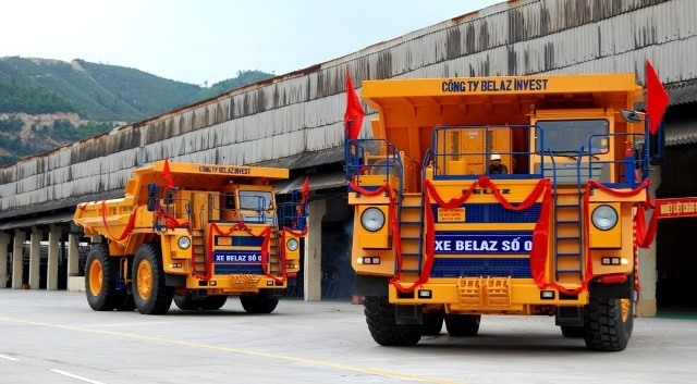 Ngay sau lễ bàn giao, hai xe Benlaz 90 sẽ thực hiện vận chuyển đất đá trên khai trường của Công ty CP than Cao Sơn 