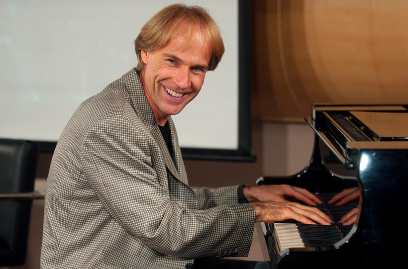 Richard Clayderman biểu diễn cùng Bùi Công Duy ở Việt Nam