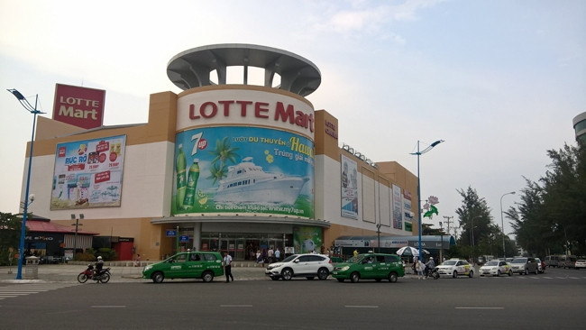 Dự án Lotte Mart nằm trên khu đất vàng của TP Vũng Tàu, mặc dù đã đi vào hoạt động hơn một năm nhưng vẫn chưa hoàn tất các thủ tục về đất đai.