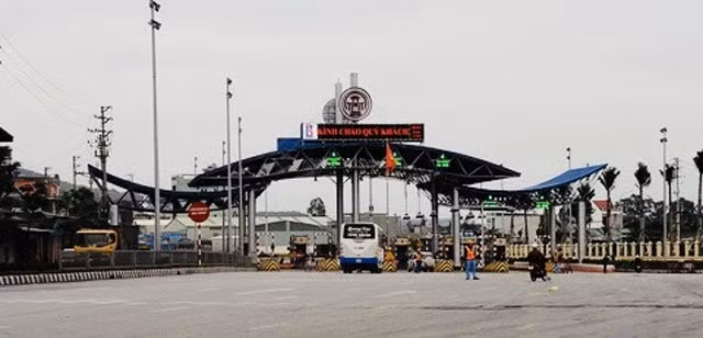 Trạm thu giá BOT Biên Cương trên Quốc lộ 18.