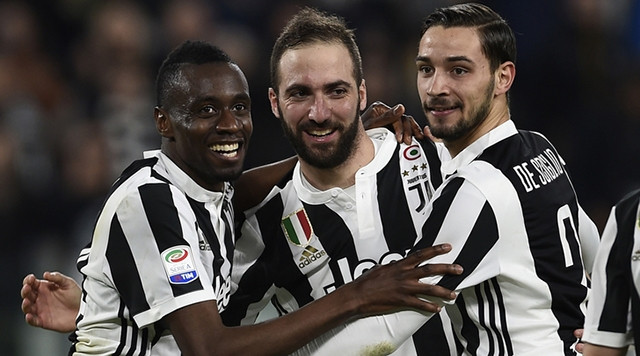 Tiền đạo Gonzalo Higuaín tỏa sáng trong trận này với một bàn thắng và một đường kiến tạo.