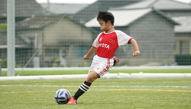  Cầu thủ “nhí” Việt Nam đã chứng tỏ sức dẻo dai và thể lực không thua kém đội bạn.