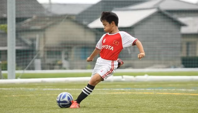  Cầu thủ “nhí” Việt Nam đã chứng tỏ sức dẻo dai và thể lực không thua kém đội bạn.