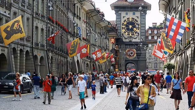 Zytglogge là biểu tượng của Thủ đô Bern. Ảnh: TUMBLR