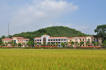 Trụ sở Huyện ủy, UBND huyện Tân Yên.