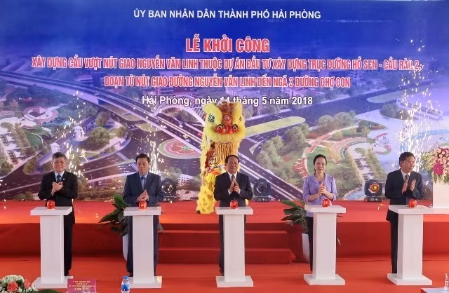 Quang cảnh lễ khởi công.