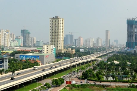Ðường vành đai 3 trên cao (Hà Nội), một trong những công trình tiêu biểu về sử dụng hiệu quả nguồn vốn vay ODA. Ảnh: ÐỨC ANH