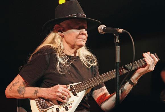 Huyền thoại nhạc blue Johnny Winter đột tử 