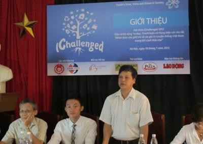 Các bạn trẻ cần trang bị kỹ năng tư duy tranh luận.