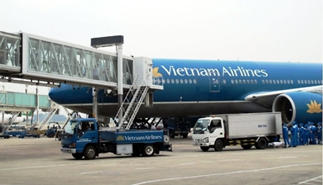 Xảy ra sự cố uy hiếp an toàn bay, hai kiểm soát viên không lưu bị phạt 15 triệu đồng