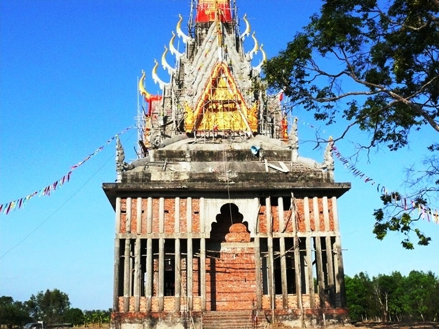 Chánh điện chùa Cao Dân đang giai đoạn hoàn thành nhờ hỗ trợ của Nhà nước và đóng góp của phật tử.