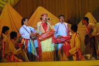 Ngô Thanh Vân trong
tiết mục "Trống cơm".