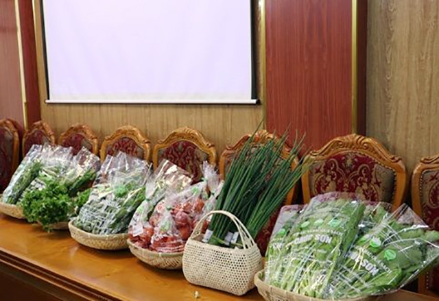 Sản phẩm của Hợp tác xã Rau quả sạch Chúc Sơn (huyện Chương Mỹ) được UBND thành phố Hà Nội công nhận đạt hạng ba sao. Ảnh: KIM THOA 