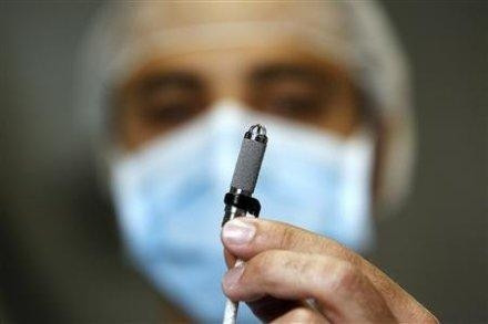 Thiết bị tim nhân tạo là một chiếc bơm bằng titanium cực nhỏ (ảnh: Reuters)