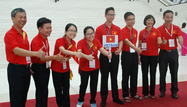  Đoàn Việt Nam thể hiện quyết tâm chiến thắng trước giờ khai mạc cuộc thi Olympic Hóa học quốc tế.