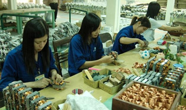 Hưởng ứng các phong trào thi đua trong phát triển kinh tế - xã hội, Công ty TNHH nhà nước một thành viên Ðiện cơ Thống Nhất chú trọng cải tiến mẫu mã, có nhiều sáng kiến cải tiến kỹ thuật, góp phần là