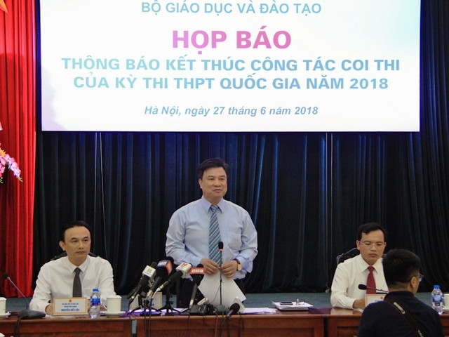 Thứ trưởng GD-ĐT Nguyễn Hữu Độ tại buổi họp báo. (Ảnh: LÊ SƠN)