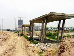  Dừng thi công một cửa hầm chui đã sắp sập.