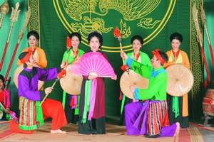 Một cảnh trong màn Khai từ, chương trình biểu diễn trích đoạn chèo cổ của Nhà hát chèo Việt Nam.