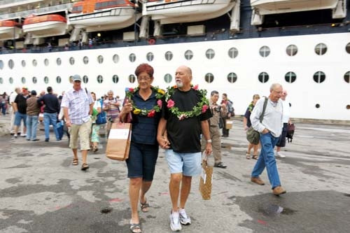 Doanh thu từ khách du lịch bằng tàu biển thường cao hơn 30 - 40% khách đường bộ và đường hàng không.