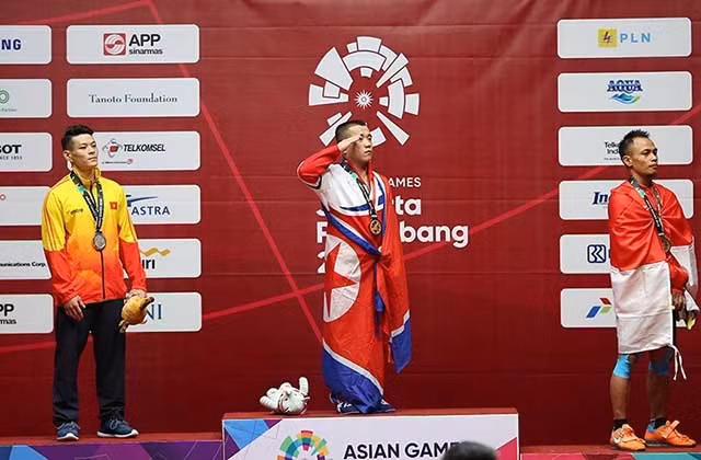 Đô cử Thạch Kim Tuấn vuột mất tấm HCV khá đáng tiếc ở hạng cân sở trường 56 kg.