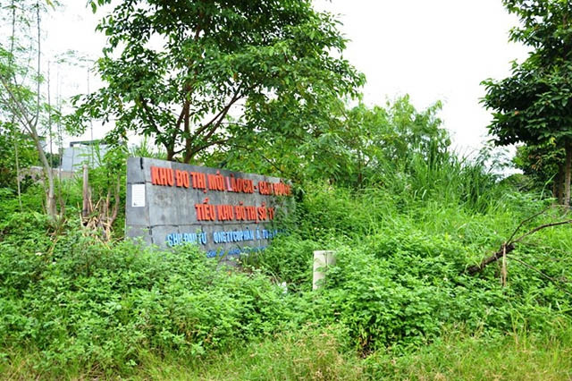 Sau 15 năm, dự án Tiểu khu 11, TP Lào Cai, do Công ty cổ phần đầu tư và xây dựng 573 làm chủ đầu tư, vẫn tiếp tục ở tình trạng hoang hóa.