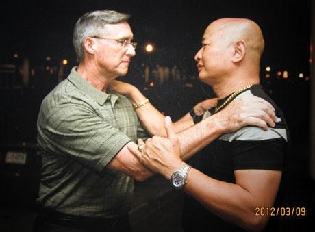 Cuộc hội ngộ giữa ông Mỹ và người phi công lái chiếc F4 bị ông bắn rơi.