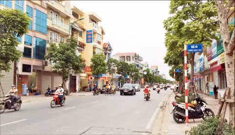 Tuyến đường Thanh Nhàn được cải tạo khang trang, rộng rãi.